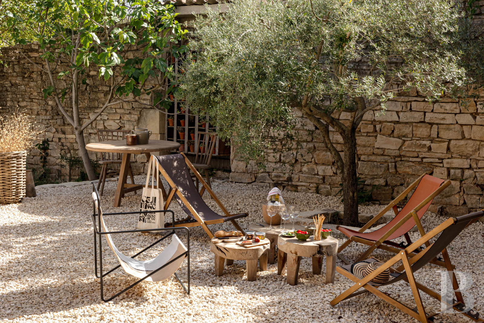 Dans le Gard, en bordure de l’Ardèche, un ancien mas restauré au milieu des oliviers, des vignes et des lavandes - photo  n°40